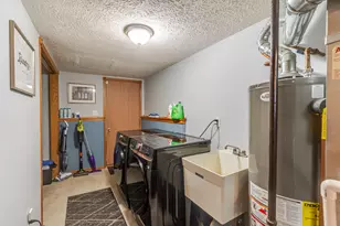7832 Murrelet St, Hobart, IN 46342 - Photo 19