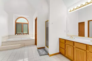 315 Kenbridge Ct, Valparaiso, IN 46385 - Photo 17