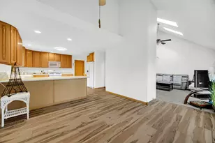 315 Kenbridge Ct, Valparaiso, IN 46385 - Photo 11