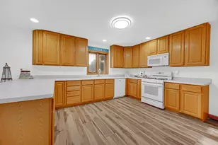 315 Kenbridge Ct, Valparaiso, IN 46385 - Photo 13