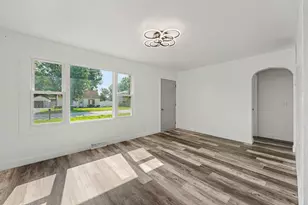 9522 Erie St, Highland, IN 46322 - Photo 3