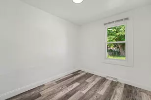 9522 Erie St, Highland, IN 46322 - Photo 15