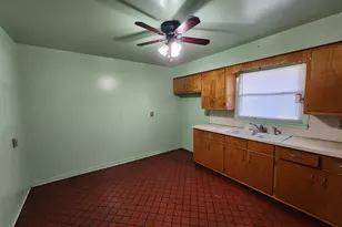 633 N Glenwood Ave, Griffith, IN 46319 - Photo 3