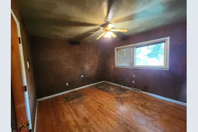 633 N Glenwood Avenue, Griffith, IN 46319 - Photo 9