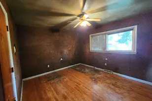 633 N Glenwood Ave, Griffith, IN 46319 - Photo 9
