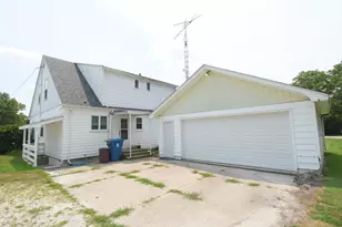 108 W Beaver St, Morocco, IN 47963 - Photo 3