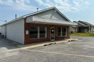 616 15th St SE, Demotte, IN 46310 - Photo 1