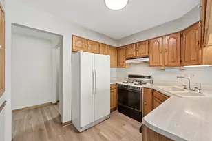 1009 Illinois St, Valparaiso, IN 46383 - Photo 5
