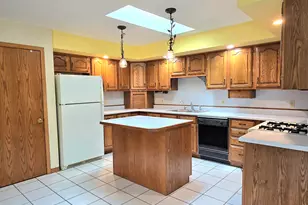 1629 Almond St SW, Demotte, IN 46310 - Photo 5