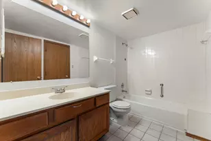 2111 Dorchester Ln, Schererville, IN 46375 - Photo 9