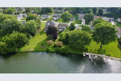 1076 Shoreline Road, Crown Point, IN 46307 - Photo 3
