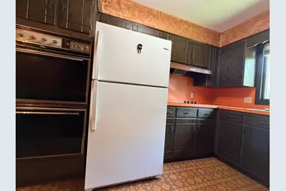 1076 Shoreline Road, Crown Point, IN 46307 - Photo 9