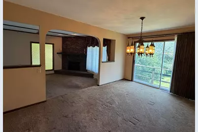 1076 Shoreline Road, Crown Point, IN 46307 - Photo 7