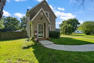 221 N Pennsylvania St, Hobart, IN 46342 - Photo 3