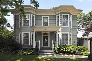 909 Pennsylvania Ave, La Porte, IN 46350 - Photo 1