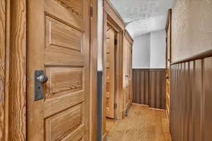 909 Pennsylvania Ave, La Porte, IN 46350 - Photo 23