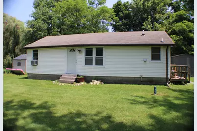 39 S Evergreen Park, Valparaiso, IN 46385 - Photo 1