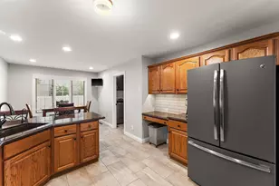 8530 Heather Ct, Saint John, IN 46373 - Photo 11