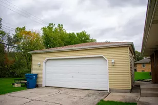 400 E 52nd Ave, Merrillville, IN 46410 - Photo 37