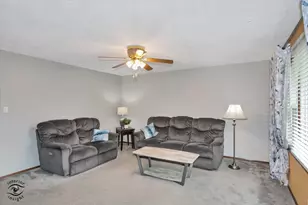 7713 Wallace St, Merrillville, IN 46410 - Photo 5