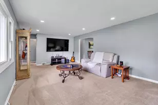 8784 W Oakwood Dr, Saint John, IN 46373 - Photo 5