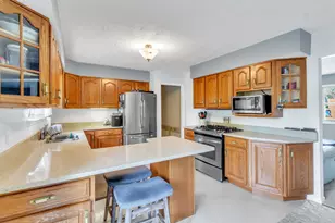 8784 W Oakwood Dr, Saint John, IN 46373 - Photo 7