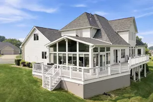 2654 Mariestad Dr, Valparaiso, IN 46385 - Photo 11