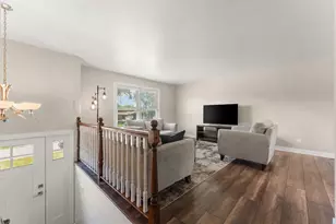 4176 Thornhill Dr, Crown Point, IN 46307 - Photo 5