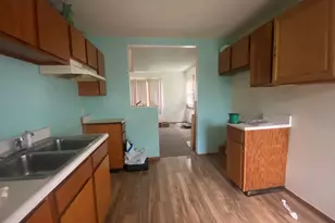8200 Rosewood Ct, Highland, IN 46322 - Photo 3