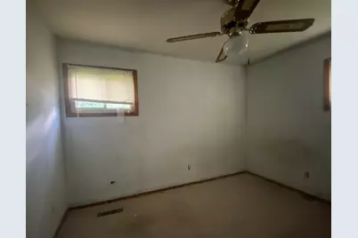 8200 Rosewood Court, Highland, IN 46322 - Photo 7