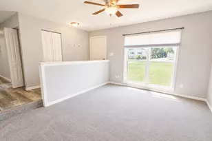 4040 Kingsway Dr, Crown Point, IN 46307 - Photo 3
