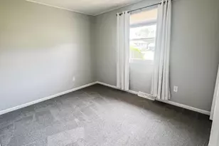 4040 Kingsway Dr, Crown Point, IN 46307 - Photo 13
