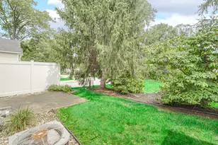 911 Penny Ct, Hobart, IN 46342 - Photo 21