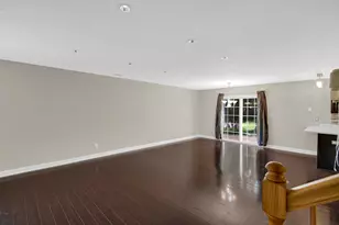 911 Penny Ct, Hobart, IN 46342 - Photo 5
