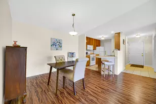 9810 Wildwood Cir, Munster, IN 46321 - Photo 5