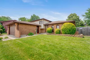 2440 Springhill Dr, Schererville, IN 46375 - Photo 3