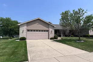 9783 Hart St, Saint John, IN 46373 - Photo 3