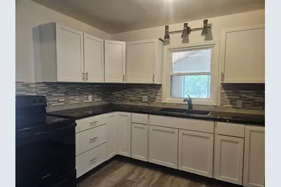 8416 E Lindstrom Lane, New Carlisle, IN 46552 - Photo 17