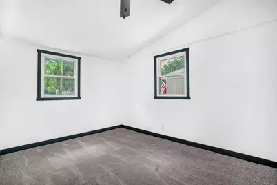 400 Woodlawn Avenue, Chesterton, IN 46304 - Photo 21