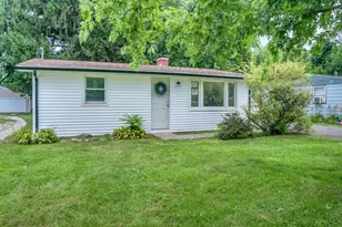 400 Woodlawn Ave, Chesterton, IN 46304 - Photo 1