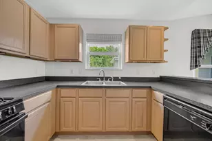 8220 Pointe Dr, Crown Point, IN 46307 - Photo 9