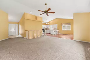 540 Sunflower Ln, Dyer, IN 46311 - Photo 5