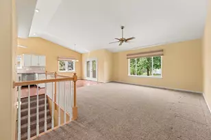 540 Sunflower Ln, Dyer, IN 46311 - Photo 3