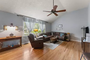 11119 Durbin St, Crown Point, IN 46307 - Photo 5