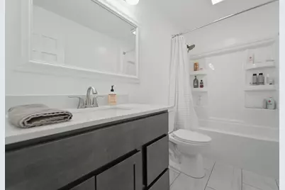 419 E 100 S, Valparaiso, IN 46383 - Photo 21