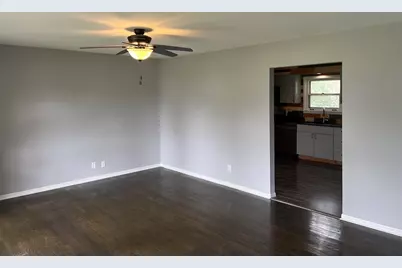 830 W 39th Avenue, Hobart, IN 46342 - Photo 7
