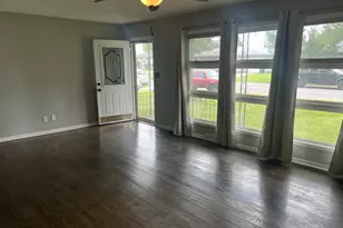 830 W 39th Ave, Hobart, IN 46342 - Photo 5
