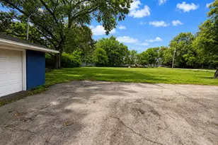 132-136 S Elgin St, Griffith, IN 46319 - Photo 5