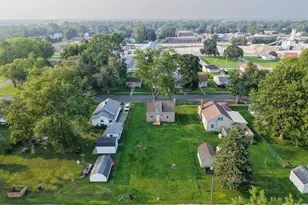 207 E Allen St, Kentland, IN 47951 - Photo 11
