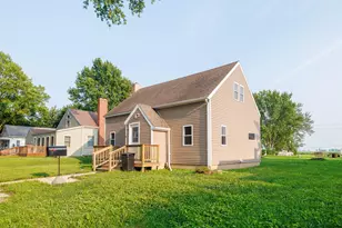 207 E Allen St, Kentland, IN 47951 - Photo 3